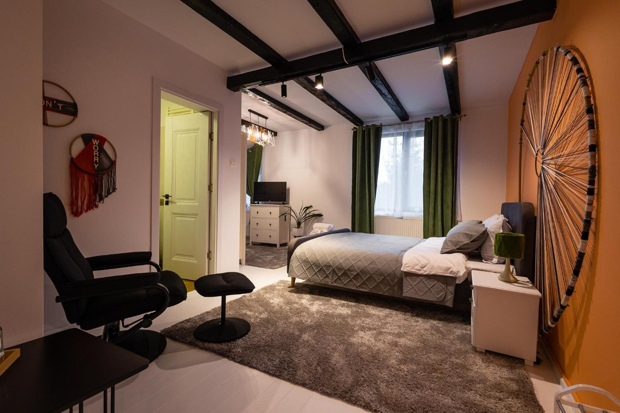 In Longfield Town Bed & Breakfast Câmpulung Moldovenesc Екстериор снимка