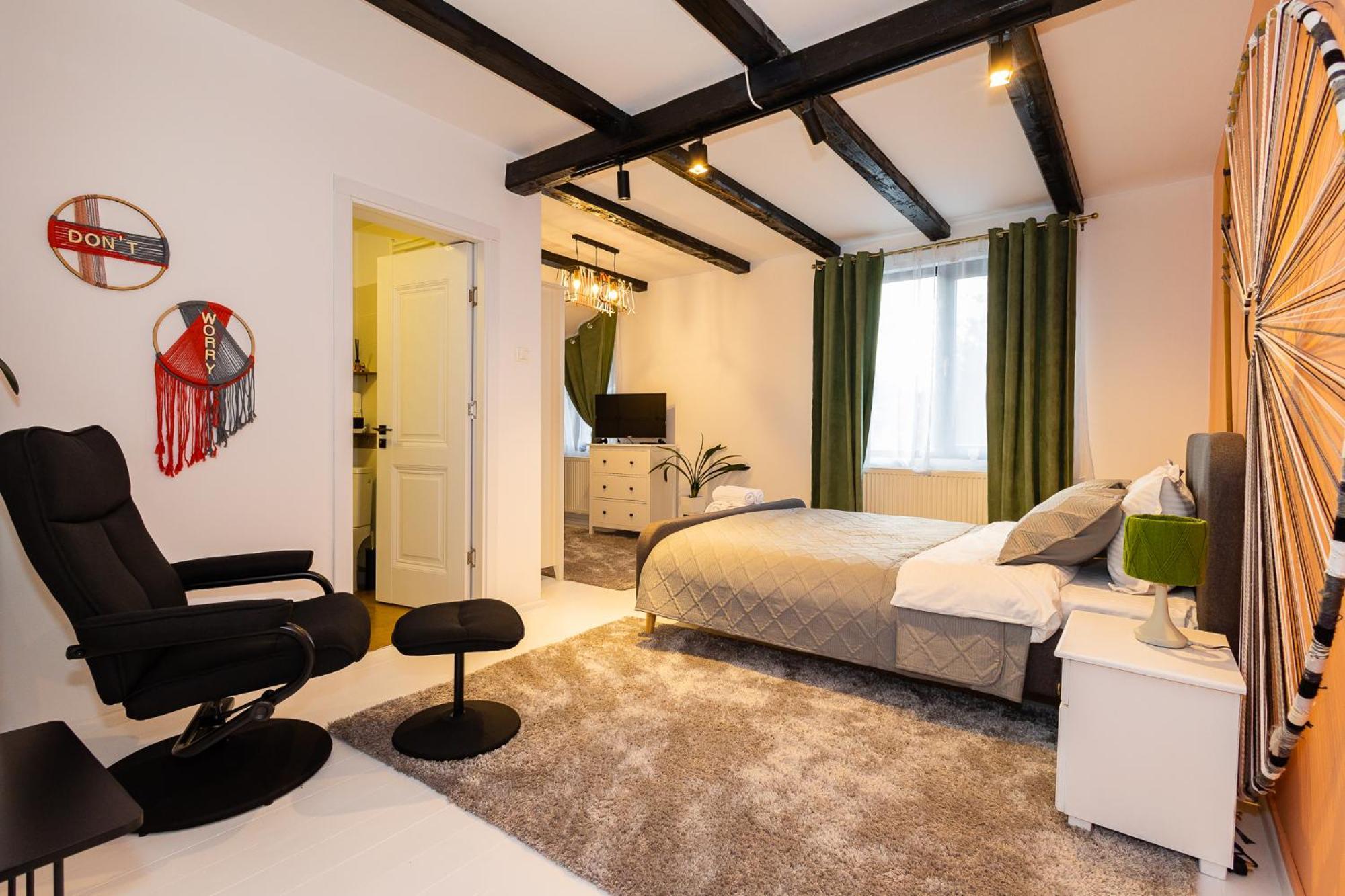 In Longfield Town Bed & Breakfast Câmpulung Moldovenesc Екстериор снимка