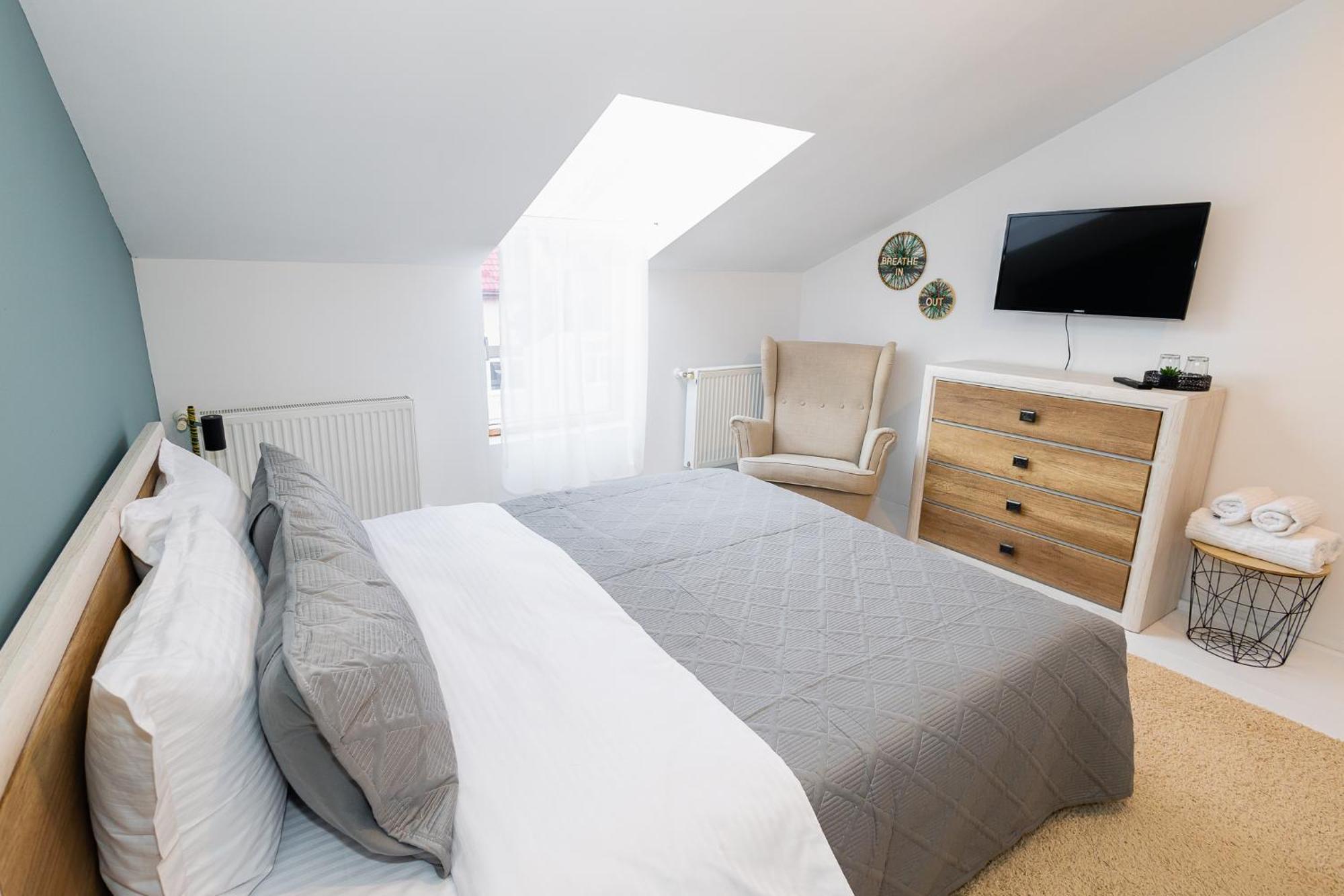 In Longfield Town Bed & Breakfast Câmpulung Moldovenesc Екстериор снимка