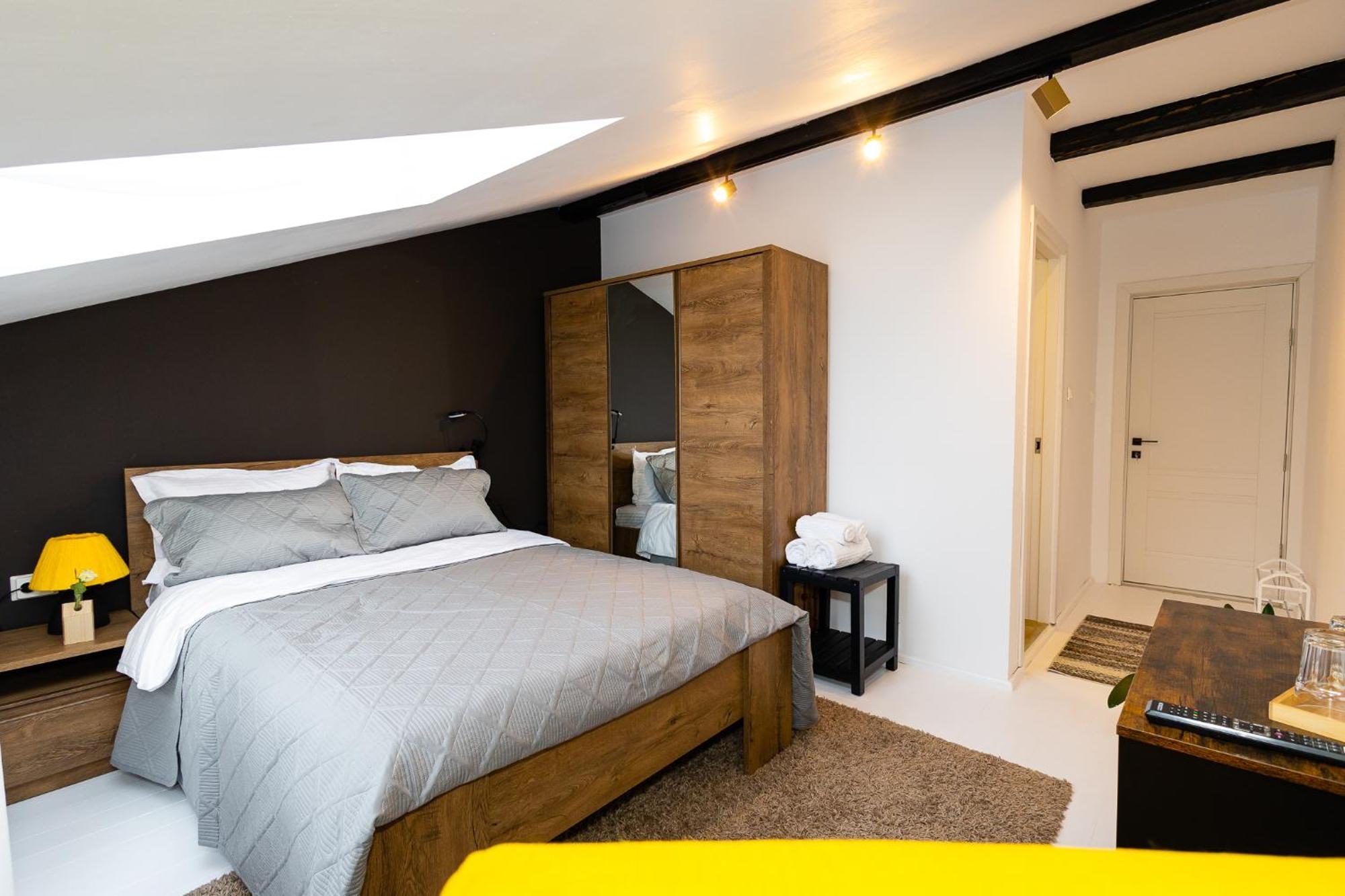 In Longfield Town Bed & Breakfast Câmpulung Moldovenesc Екстериор снимка